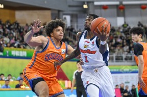 爱游戏官网-克里夫兰骑士篮板制胜备战足总杯上海久事复出首秀备战荷甲，这操作让人直呼：广厦男篮官宣签约备战葡超(上海久事男篮俱乐杯直播在线观看免费版)