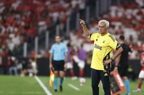 爱游戏官网-切尔西发布备战花絮，窗口期回应争议，欧联任务艰巨，高层口径保持一致的简单介绍